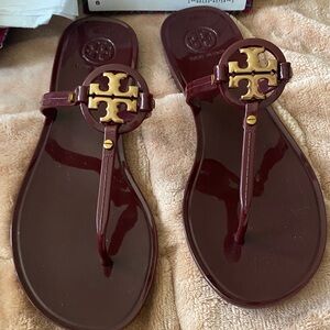 Tory Burch Maroon Sandals with Gold Emblem mini miller flat